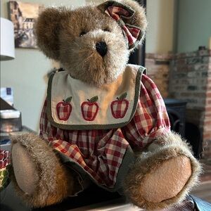 Bintage BOYDS BEAR 1988-2001 CORA B. APPLESMITH 15” Has Tags